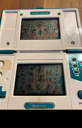 Nintendo game watch - watch, green